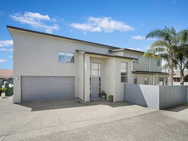 84A Oakdale Road, Hillsborough