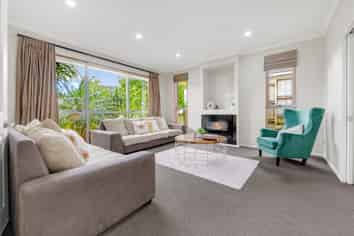 19 Gibbston Crescent, Flat Bush