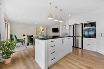 19 Gibbston Crescent, Flat Bush