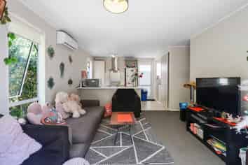 33a Antrim Crescent, Otara