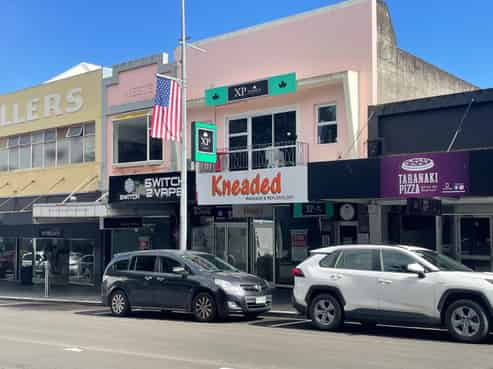 Prime Devon Street hill location