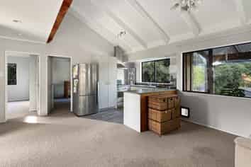 8 Vera Heights , Maungakaramea