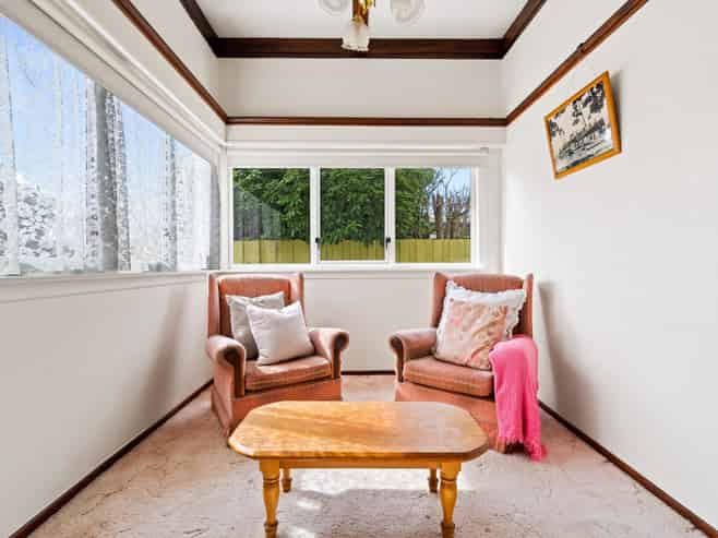 42 Kamo Road, Kensington