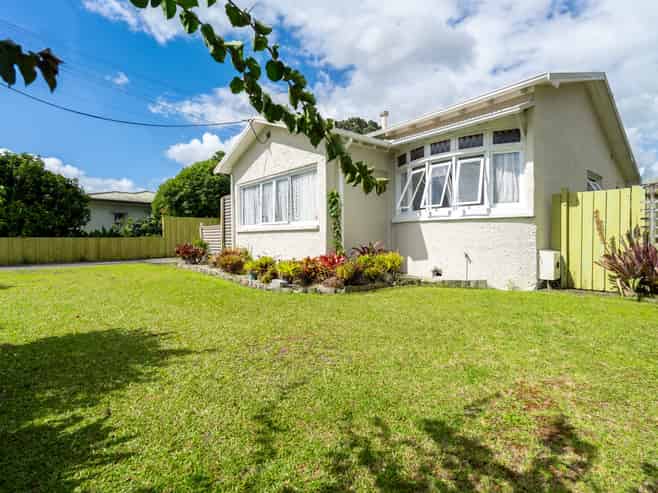 42 Kamo Road, Kensington