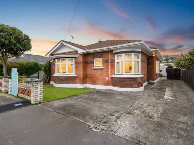 24 Loyalty Street, FORBURY