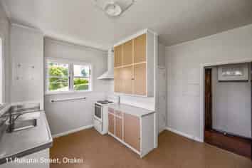 11 Rukutai Street , Orakei