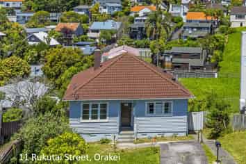 11 Rukutai Street , Orakei