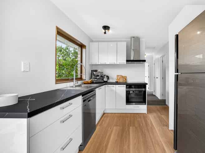 1/10 Manuka Road, Glenfield