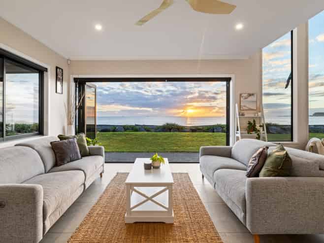 50 Ferguson Street North, Bay View