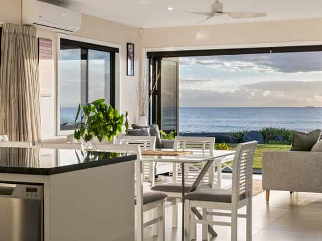 50 Ferguson Street North, Bay View