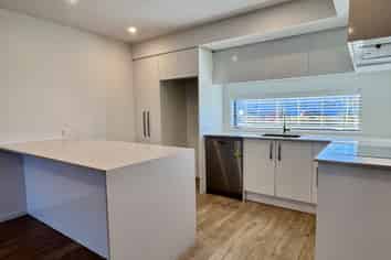 51 Edgeware Road, Saint Albans