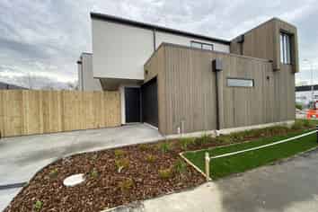 51 Edgeware Road, Saint Albans