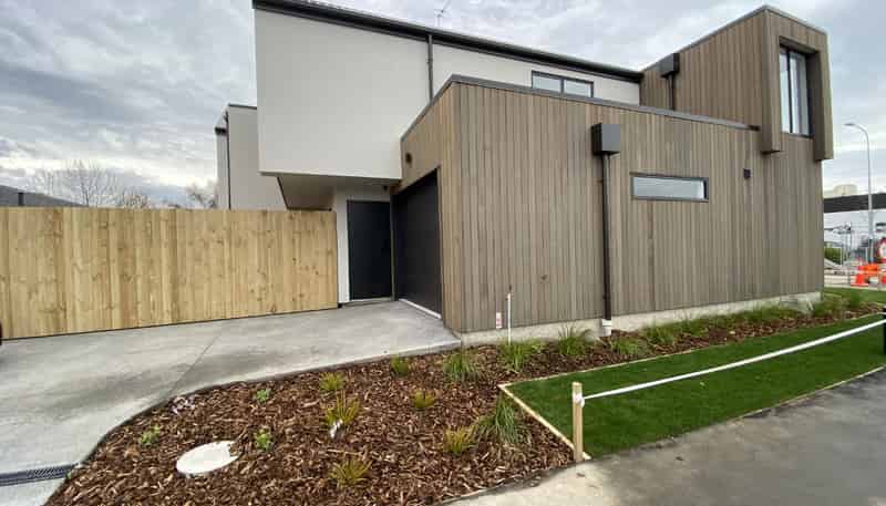 51 Edgeware Road, Saint Albans