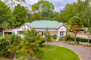 58, 58a 58b White Road, Otane