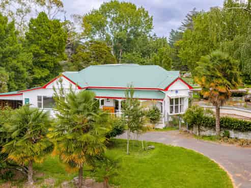 58, 58a 58b White Road, Otane