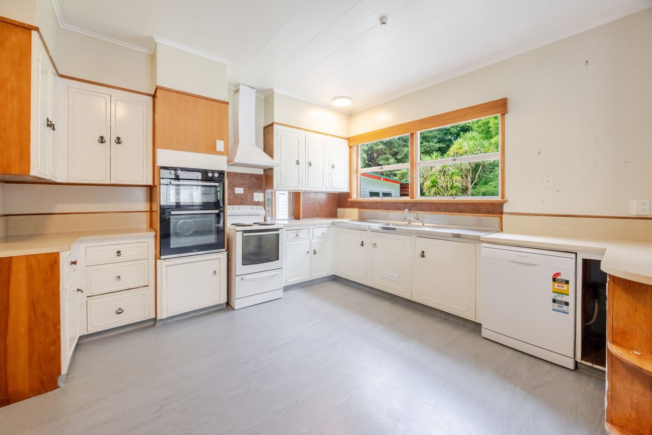 A rare multi-purpose estate - More