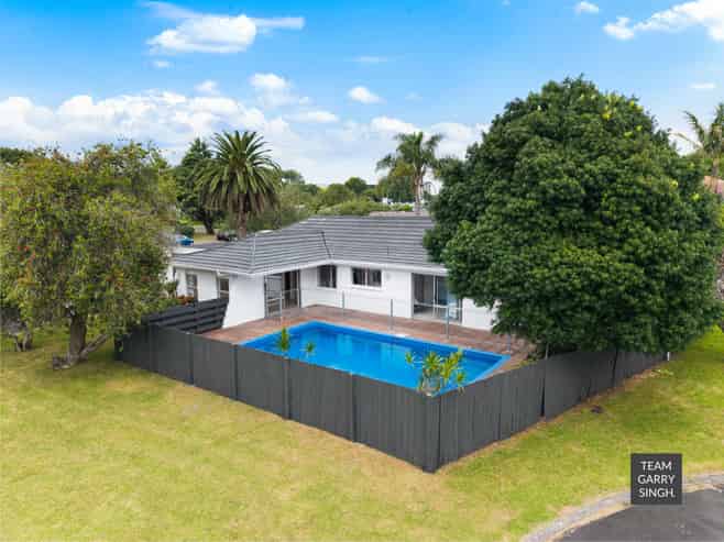 2 Pettit Place, Manukau