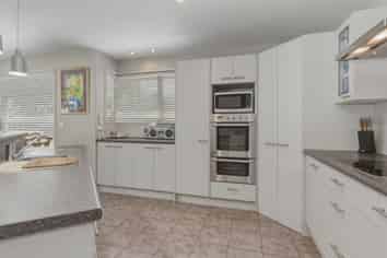 27 Othello Drive, ROLLESTON