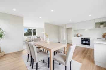 14 Lysander Crescent, Beach Haven