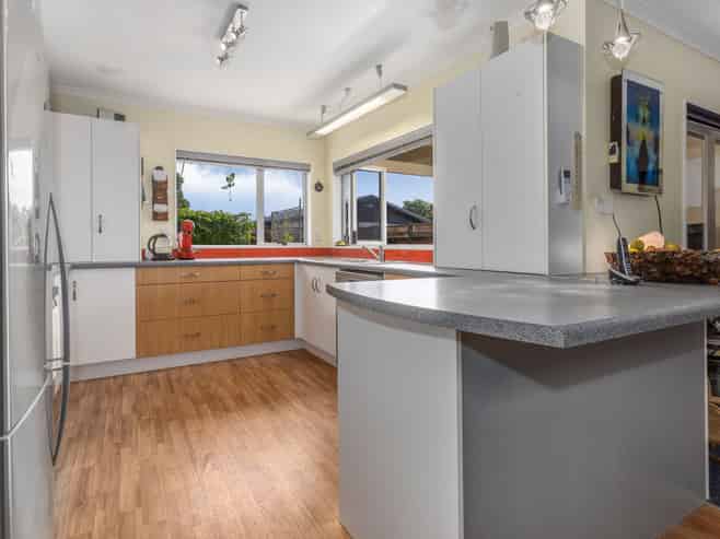 2 Fuller Close, LEVIN