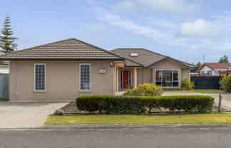 2 Fuller Close, LEVIN