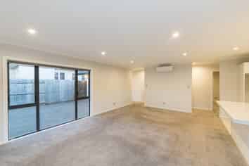 63B Weston Ave, Roslyn