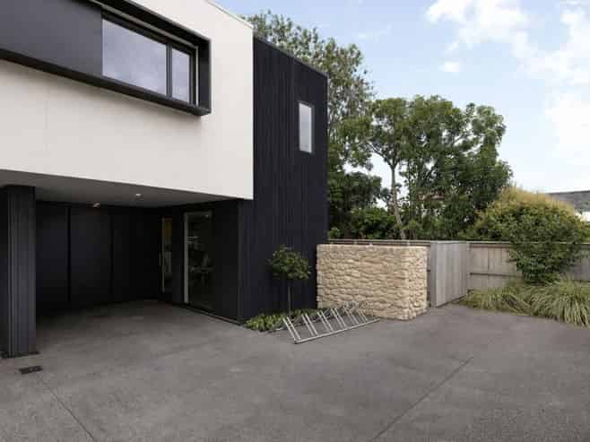 109E Taylor Street, Cambridge