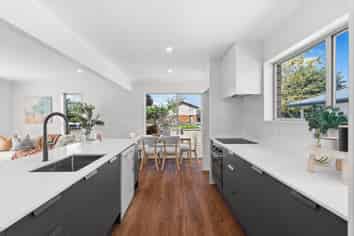 31 Denniston Crescent, Redwood