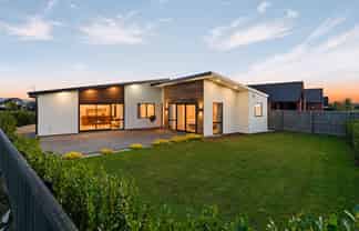 15 Frank Ernest Crescent, Prebbleton