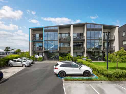 210/165 Lake Road, Northcote