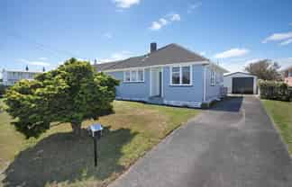 16 Kittyhawk Row, Bulls