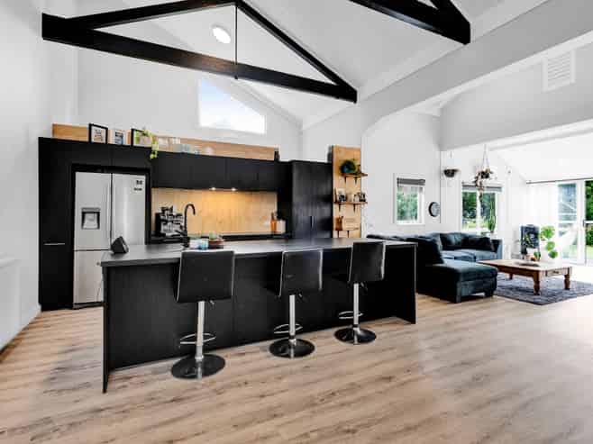 330 Kelly Road, Lepperton