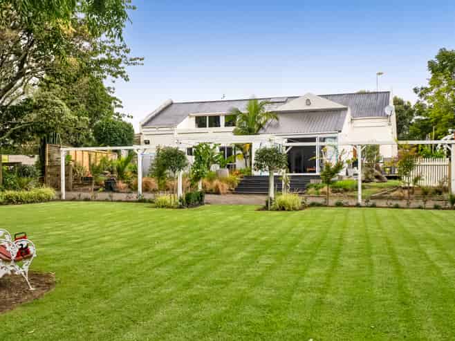 330 Kelly Road, Lepperton