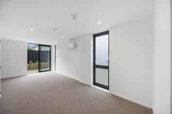 1/16 Treasure Lane, Te Atatu South