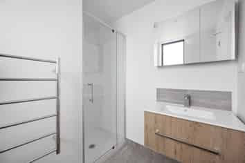 1/16 Treasure Lane, Te Atatu South