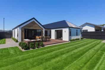 13 Caulfield Crescent, LINCOLN