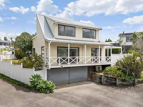 2/37 Alexander Avenue, Torbay