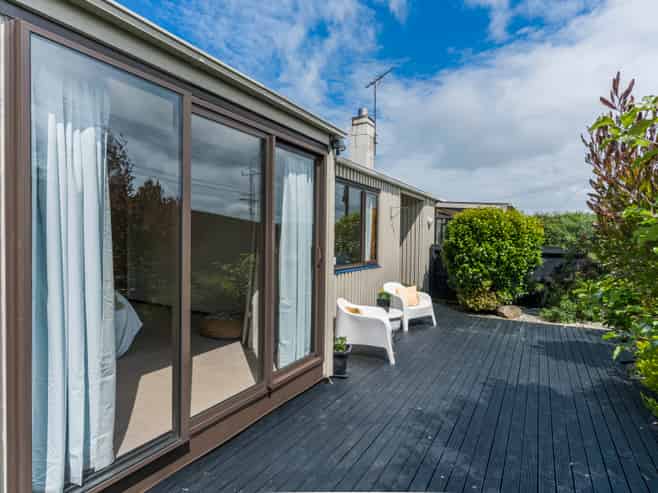122 Larnach Road, Waverley