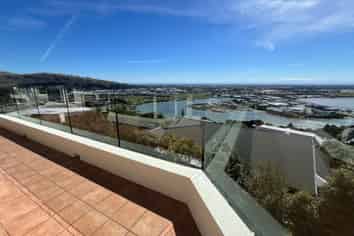 126 Cannon Hill Crescent, Mount Pleasant