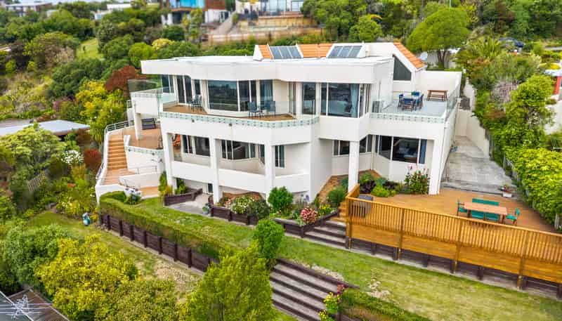 126 Cannon Hill Crescent, Mount Pleasant