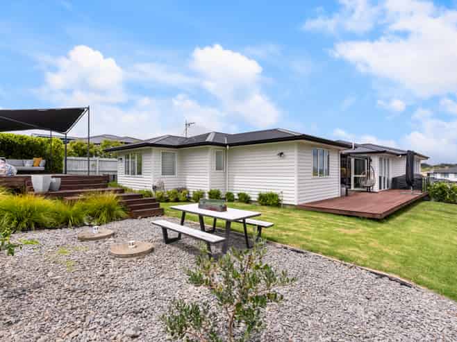 156 Ninth View Avenue, Beachlands