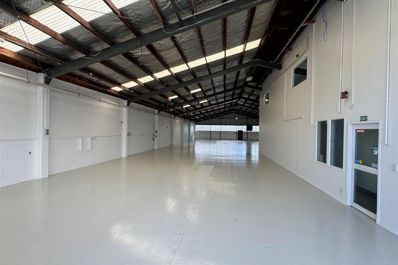 CBRE | Recently Refurbished & Standalone – pohled 4
