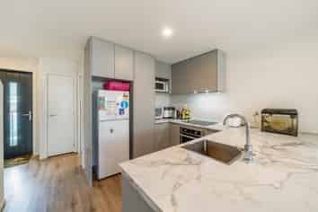 1119A High Street, Taita