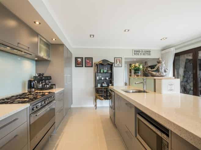 12 Aoraki Rise, Aotea