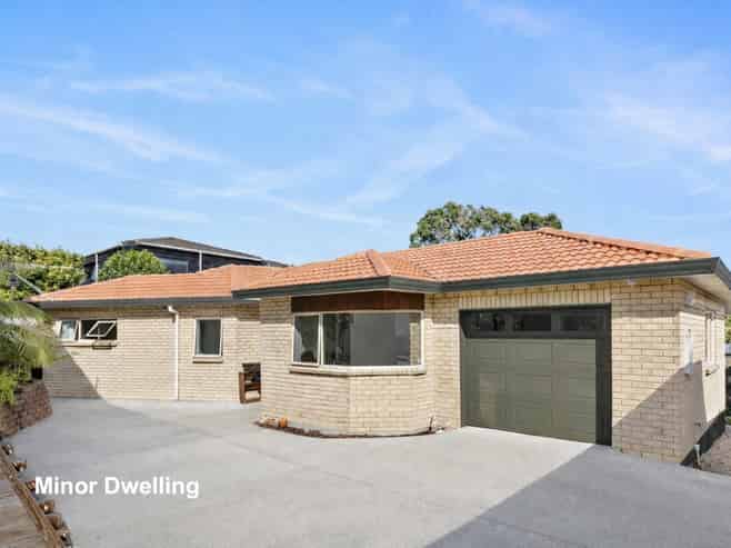 18 Folkestone Street, Murrays Bay