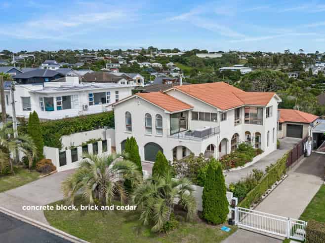 18 Folkestone Street, Murrays Bay