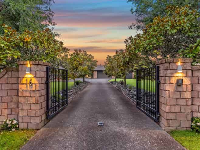 16 Lynwood Grove, Dairy Flat