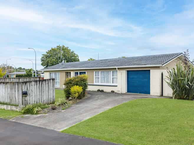 1 Hazelwood Avenue, Dinsdale