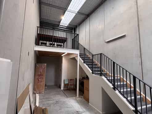 High-stud industrial in a thriving Westgate Hub