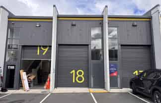 High-stud industrial in a thriving Westgate Hub